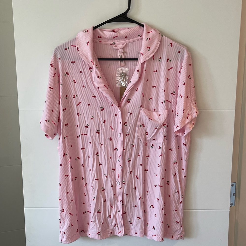 Skims Pink Cherry Print Short Sleeve Pajama Set - NWT, size L